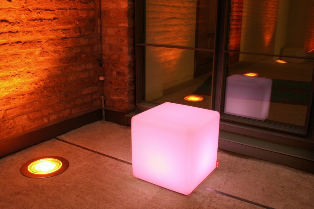 06-06-01-LED-Cube-Outdoor-LED-Pink-300-dpi-1030×686-1030×686