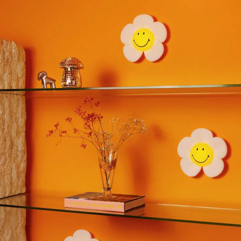 Smiley_Daisy_Day_mr._maria_miffy_first_light_lampe_led_Wandleuchte_Das_Einrichtungshaus_XXS_Willich_Krefeld_Düsseldorf_Köln_Neuss_Kaarst_Mönchengladbach_Viersen_amazon_4